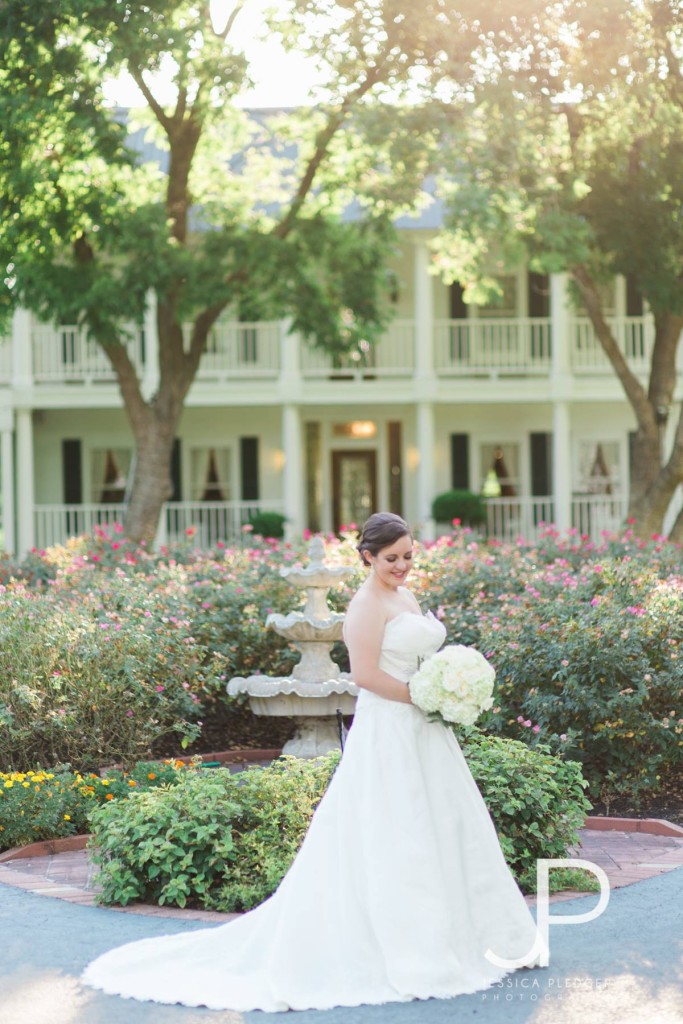 House Plantation Bridal Portrait | Houston Wedding Photographer | Jessica Pledger Photography