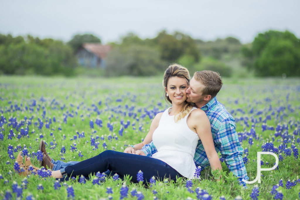Texas Hill Country Engagement Session Featured on 7 Centerpieces Blog by Jessica Pledger Photography