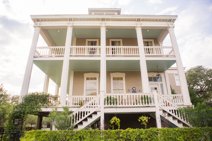 Elizabeth & Hunter's Wedding at the Lasker Inn | Galveston Wedding Venue | Jessica Pledger Photography