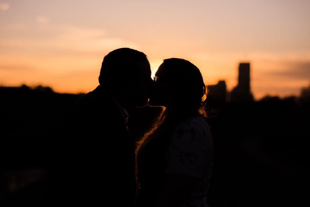 Downtown Houston Spring Engagement Session | Jessica Pledger Photography | Houston Engagement & Wedding Photographer 